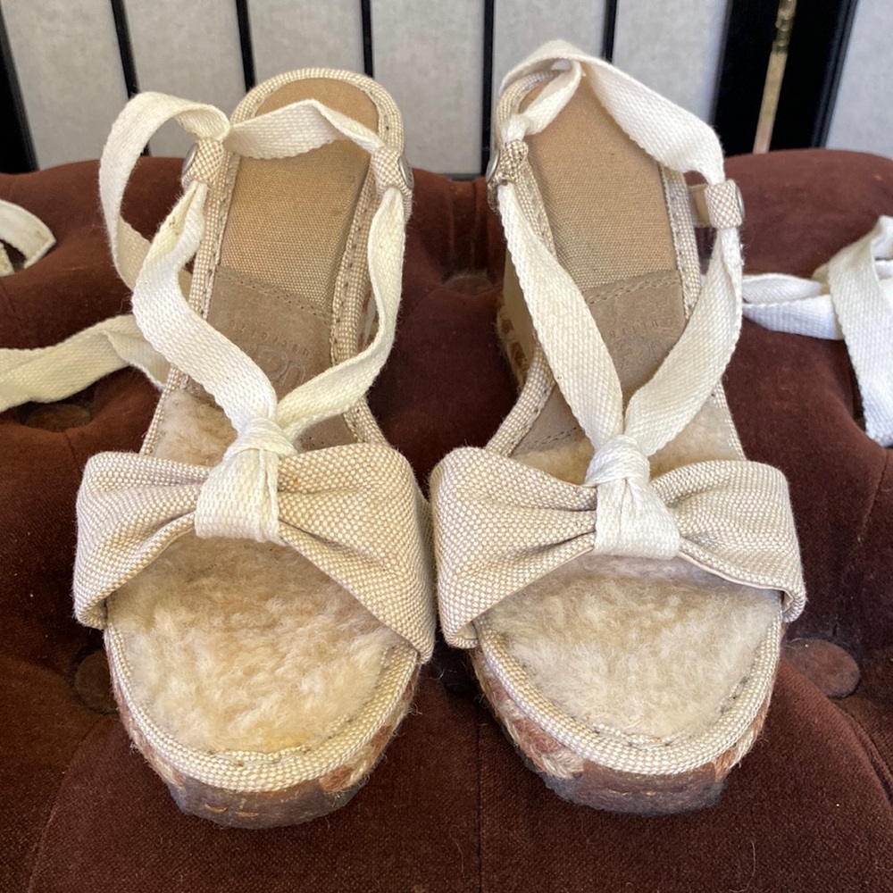 UGG Amelie lace up Espadrilles/ Wedge Sandals Cream/Tan size 8